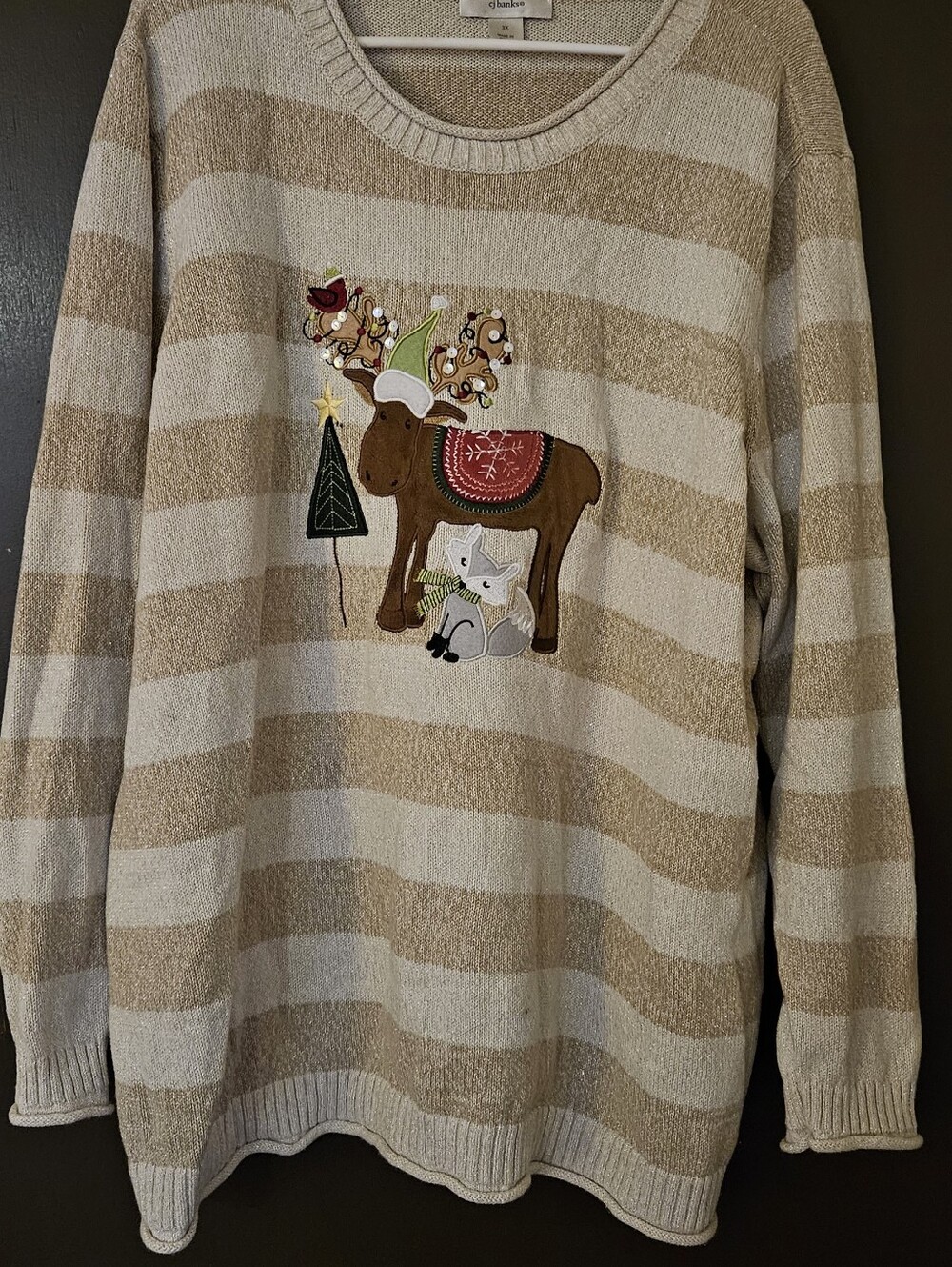 Festive Striped Crewneck Sweater - Beige & Cream Holiday Reindeer